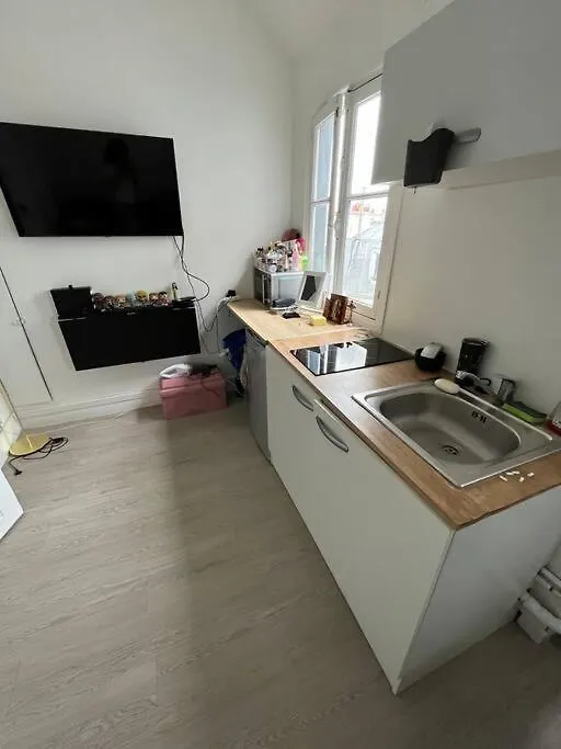 Cozy Room Nearby Champs Elysees Paris Apartment