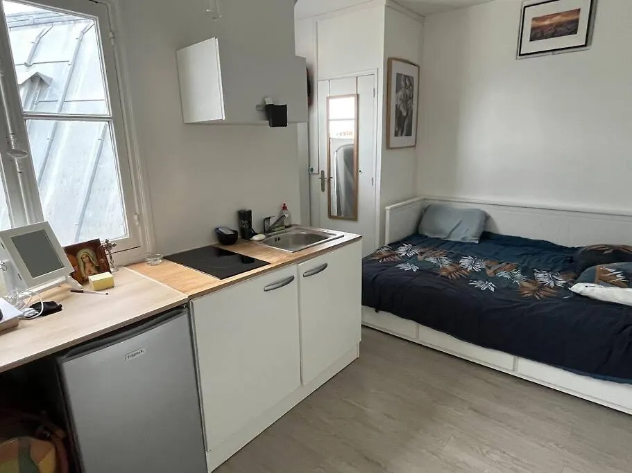 Appartamento Cozy Room Nearby Champs Elysees Parigi